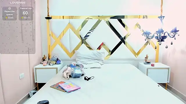 Snapshot of Sweet_Lucyy chatting on October 25, 2025, 4:42 am Sweet Lucyy online show from October 25, 2025, 4:42 am