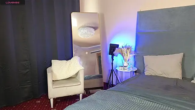 RianaRey online show from June 16, 2026, 5:54 am