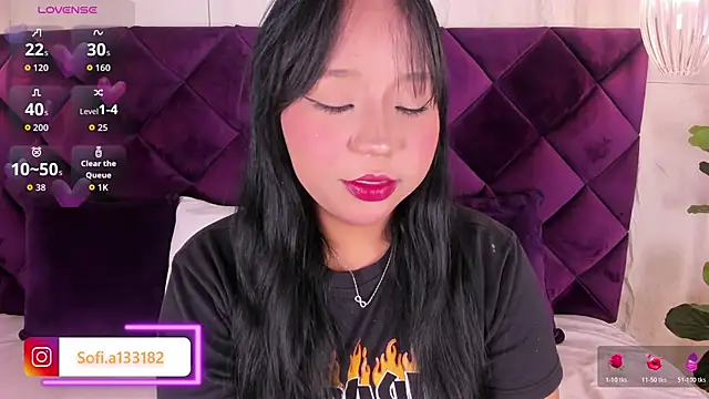 SofiAdanss online show from May 5, 2026, 10:07 pm