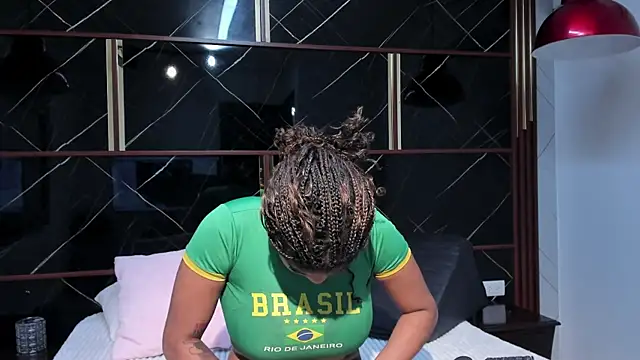 HannyThompson online show from October 10, 2025, 12:26 pm