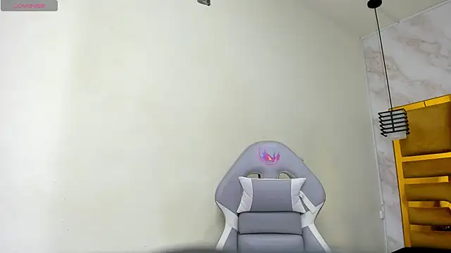 Snapshot of Luciifeer_ chatting on October 24, 2025, 6:37 pm Luciifeer  online show from October 24, 2025, 6:37 pm