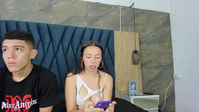 Emma Valencia 001 online show from October 16, 2025, 8:10 pm