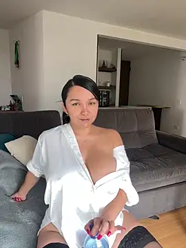 Nova Gabriela online show from November 14, 2025, 3:22 pm