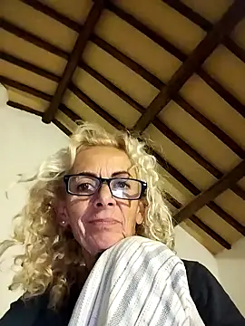 Snapshot of clarabell4 chatting on September 14, 2025, 7:24 pm clarabell4 online show from September 14, 2025, 7:24 pm