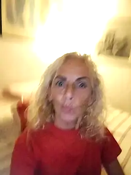 Snapshot of clarabell4 chatting on September 22, 2025, 8:22 pm clarabell4 online show from September 22, 2025, 8:22 pm