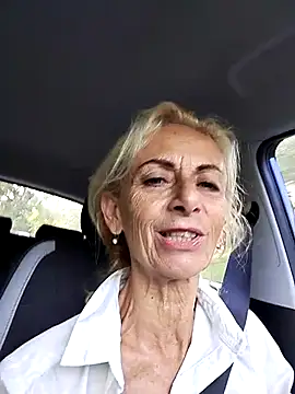 Snapshot of clarabell4 chatting on September 25, 2025, 6:28 am clarabell4 online show from September 25, 2025, 6:28 am