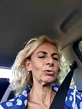 Snapshot of clarabell4 chatting on September 27, 2025, 7:24 am clarabell4 online show from September 27, 2025, 7:24 am