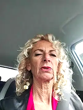 Snapshot of clarabell4 chatting on October 17, 2025, 6:38 am clarabell4 online show from October 17, 2025, 6:38 am