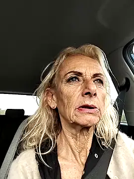 Snapshot of clarabell4 chatting on October 30, 2025, 8:05 am clarabell4 online show from October 30, 2025, 8:05 am