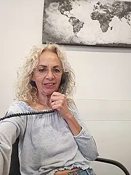 clarabell4 online show from May 19, 2026, 8:31 am