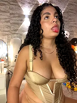 Yassy vazquez online show from October 19, 2025, 7:36 pm