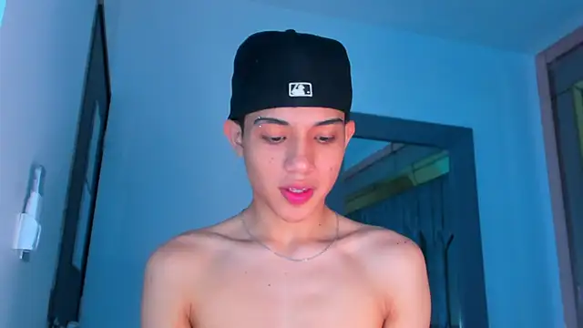 Sebax Young online show from December 14, 2025, 8:57 pm