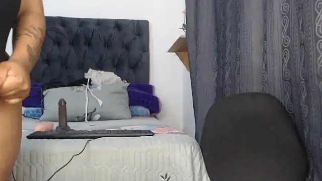 Busty-Caramel online show from September 16, 2025, 9:05 pm