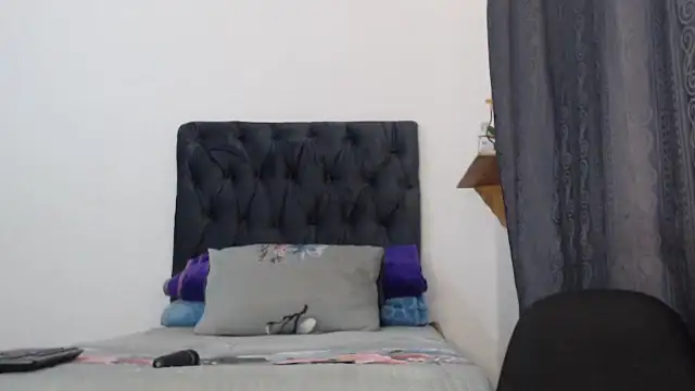 Busty-Caramel online show from September 28, 2025, 2:22 pm