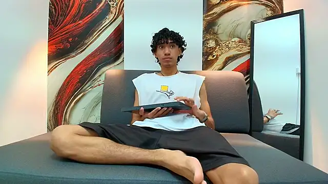 Snapshot of simondwayne chatting on March 31, 2026, 7:25 pm simondwayne online show from March 31, 2026, 7:25 pm