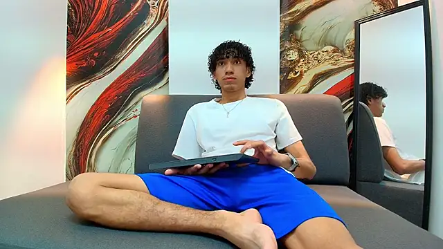 Snapshot of simondwayne chatting on April 10, 2026, 7:18 pm simondwayne online show from April 10, 2026, 7:18 pm