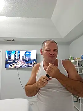 Snapshot of cubanitofeliz40 chatting on April 8, 2026, 7:36 pm cubanitofeliz40 online show from April 8, 2026, 7:36 pm