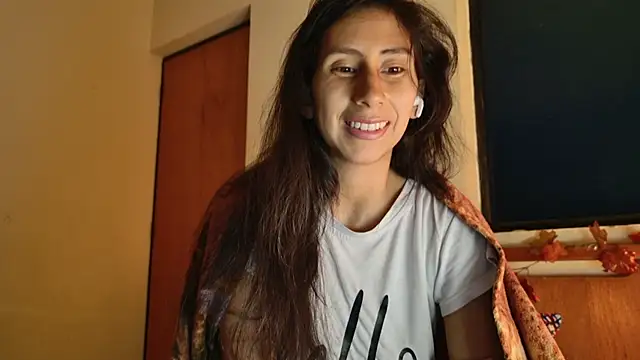  MoonLipson  online show from October 15, 2025, 6:02 am