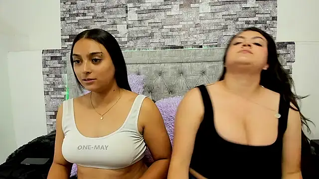 nicolexxaleja online show from November 19, 2025, 8:09 pm