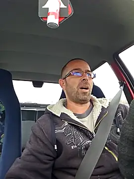 Snapshot of Thomas043 chatting on November 15, 2025, 1:51 pm Thomas043 online show from November 15, 2025, 1:51 pm