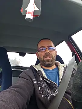 Snapshot of Thomas043 chatting on November 23, 2025, 11:10 am Thomas043 online show from November 23, 2025, 11:10 am