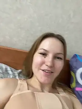 Snapshot of YungTessa chatting on October 12, 2025, 5:01 pm YungTessa online show from October 12, 2025, 5:01 pm