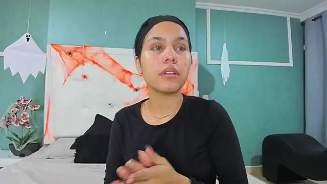 Snapshot of ania_gomez chatting on October 27, 2025, 1:37 pm ania gomez online show from October 27, 2025, 1:37 pm