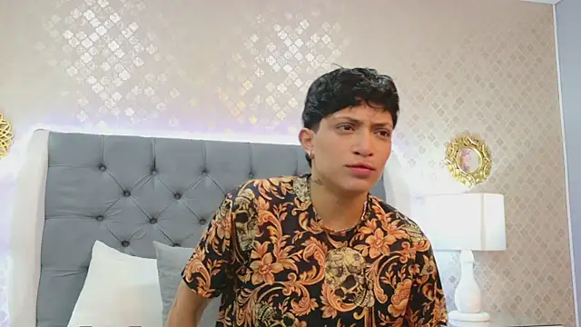 ZoeKrug online show from November 13, 2025, 11:53 am