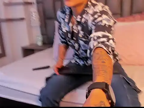 Snapshot of ZoeKrug chatting on March 25, 2026, 12:11 pm ZoeKrug online show from March 25, 2026, 12:11 pm