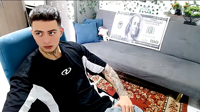 Snapshot of santii_ss chatting on February 12, 2026, 2:34 pm santii ss online show from February 12, 2026, 2:34 pm