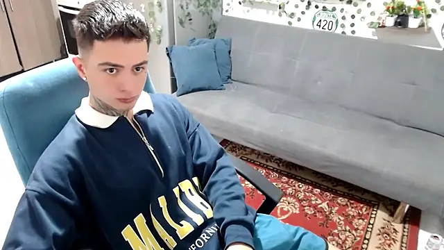 Snapshot of santii_ss chatting on February 14, 2026, 2:47 pm santii ss online show from February 14, 2026, 2:47 pm