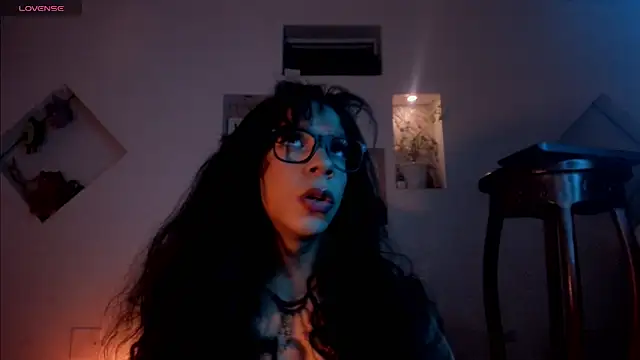 Chloe cooperr online show from October 26, 2025, 9:04 am