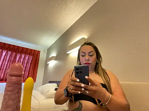 SamyHot2025 online show from March 13, 2026, 8:15 pm