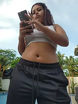 Yessica Lopezz online show from May 14, 2026, 11:17 am