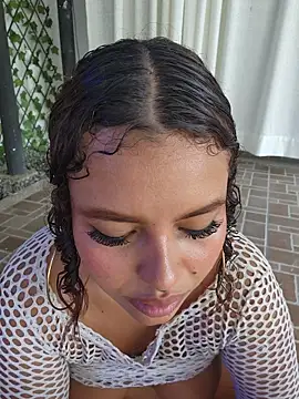 Yessica Lopezz online show from May 31, 2026, 2:02 pm
