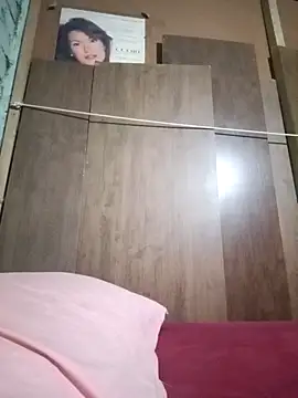 LecheDeSoya666 online show from September 18, 2025, 6:04 am