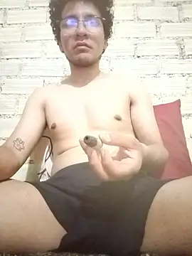 LecheDeSoya666 online show from January 8, 2026, 10:12 pm