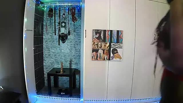 Snapshot of BaDSubMiss chatting on November 1, 2025, 4:25 am BaDSubMiss online show from November 1, 2025, 4:25 am