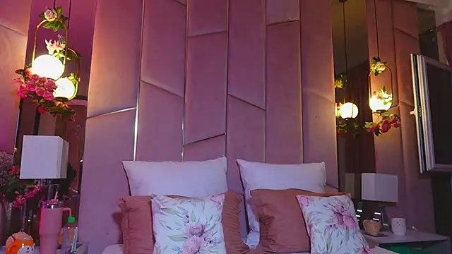 Snapshot of LucyLextonX chatting on March 19, 2026, 8:57 pm LucyLextonX online show from March 19, 2026, 8:57 pm