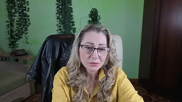 Snapshot of Habibi_Honeyy chatting on February 26, 2026, 2:27 pm Habibi Honeyy online show from February 26, 2026, 2:27 pm