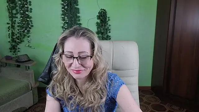 Snapshot of Habibi_Honeyy chatting on March 13, 2026, 1:18 pm Habibi Honeyy online show from March 13, 2026, 1:18 pm