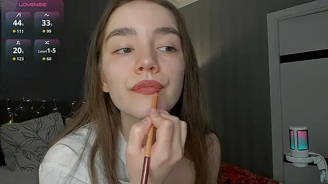 sweete chantal online show from April 30, 2026, 7:53 pm