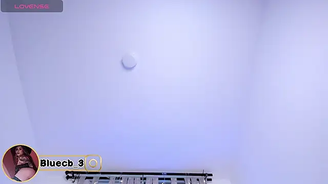 Snapshot of AndyBluee chatting on March 24, 2026, 11:26 am AndyBluee online show from March 24, 2026, 11:26 am