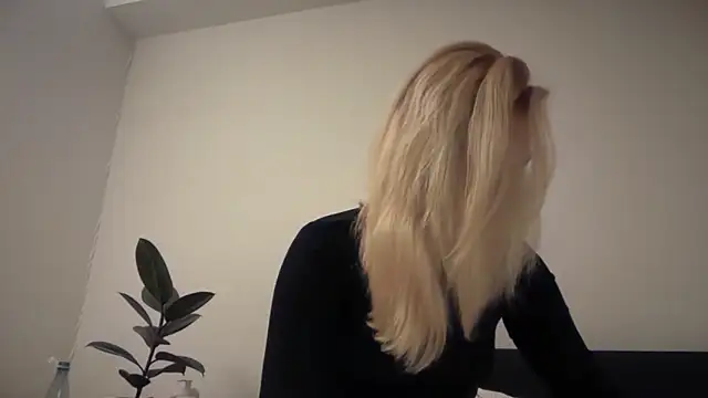 Snapshot of Kitty_Swetty chatting on March 13, 2026, 8:04 pm Kitty Swetty online show from March 13, 2026, 8:04 pm