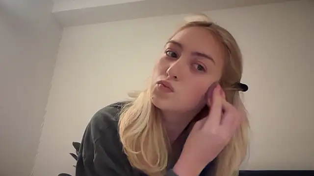 Snapshot of Kitty_Swetty chatting on April 14, 2026, 7:20 pm Kitty Swetty online show from April 14, 2026, 7:20 pm