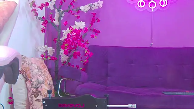Daliana Gounbolt online show from August 3, 2026, 11:37 am