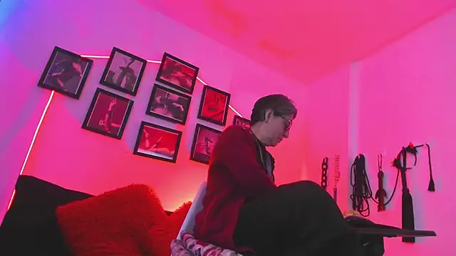 MistressNyx cg online show from January 6, 2026, 4:32 pm