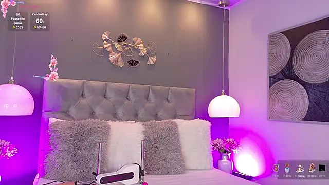 ElisaPeters online show from October 25, 2025, 1:02 am