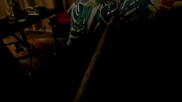 Snapshot of drieghe chatting on October 4, 2025, 10:30 pm drieghe online show from October 4, 2025, 10:30 pm