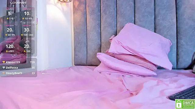 Gia Scott online show from September 15, 2025, 3:12 pm